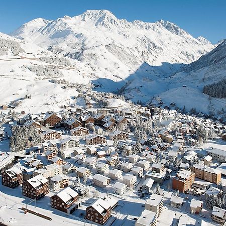 Monopol-Metropol Hotel Andermatt Exterior photo